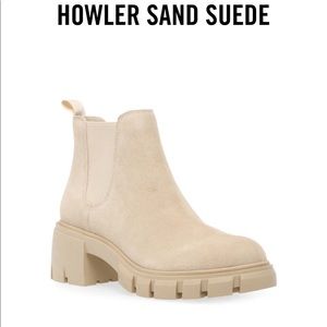 Steve Madden Howler Boot in Sand Suede